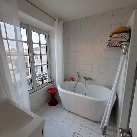 Au Coeur De Ville, Proche De Toutes Commodites, N2 301